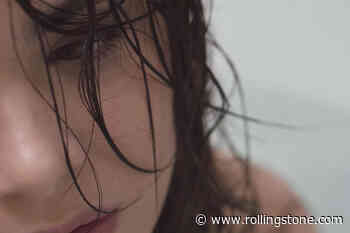 Hailee Steinfeld Gets Up Close and Personal in ‘Wrong Direction’ Video