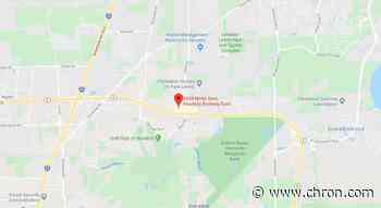 Off-duty HPD officer shoots robbery suspect at Walmart near Humble, sheriff says