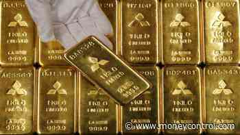 Gold slips Rs 970 to Rs 39,881 per 10 grams, silver sheds Rs 1,420 to Rs 46,375 per kg