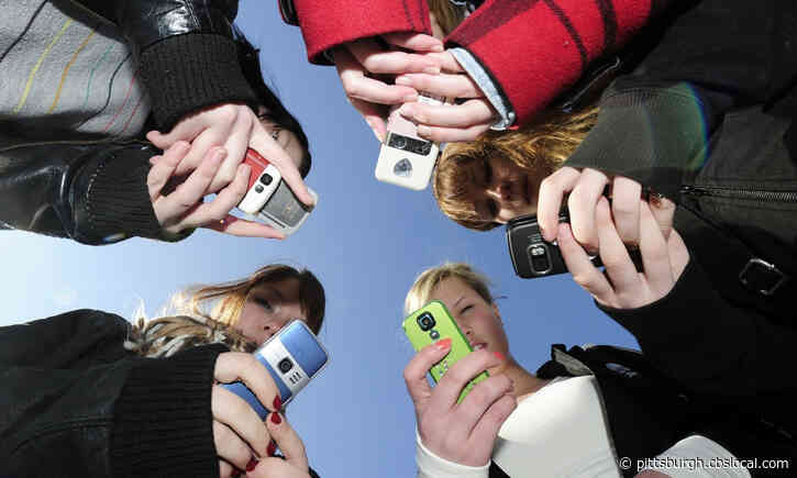 Proposed Bill Would Ban Cellphone Use For Anyone Under 21