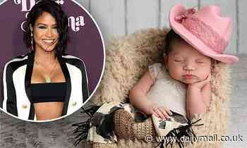 Cassie shares first photos showing one-month-old daughter Frankie's face: 'My whole heart'