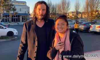 Keanu Reeves orders a scoop of ice cream then leaves a big tip