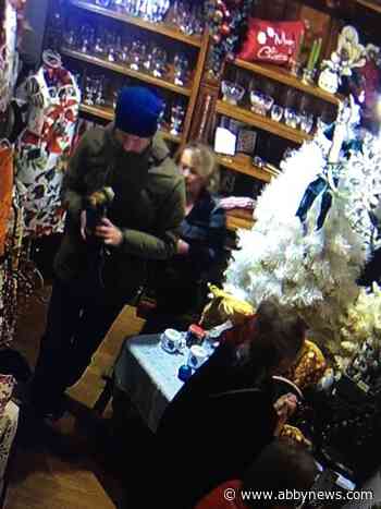 Store owner hugs, invites Prince Harry, Duke of Sussex to dinner during Sidney shopping trip