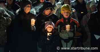 Hundreds gather at Waseca vigil to honor police officer