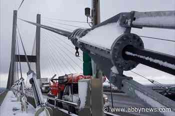 UPDATE: Alex Fraser Bridge partially reopened after closure due to falling ice