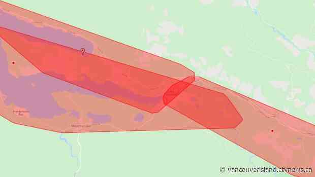 More than 5,000 customers were without power as snow touched down on Vancouver Island