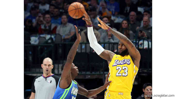 Short-handed Lakers go small, blitzing Mavericks for 7th straight win