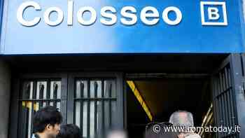 Tragedia nella Metro B, accusa malore nella stazione Colosseo: morta una donna