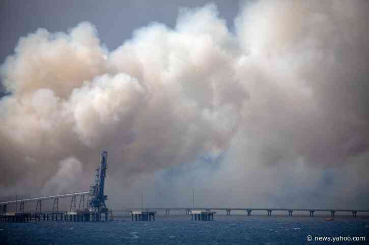 Australian bushfires ease, promise reprieve to build defenses