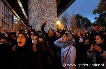 Britse ambassadeur gearresteerd bij felle protesten in Teheran