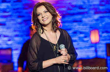 Martina McBride Mourns Her Mother's Death on Instagram: 'She Taught Us How to Be Strong'