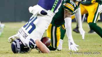 NFL playoff officiating decisions: Did the Packers recover Hollister's fumble?