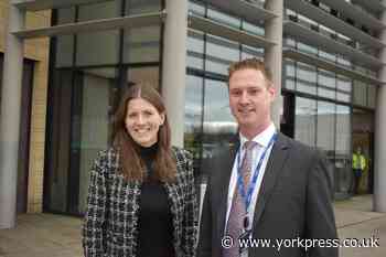 Minister meets students at York College