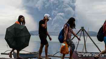 Rumbling volcano shuts down Philippine capital