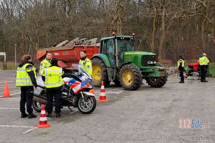Aspirant politieagenten houden algemene verkeerscontrole in Ede