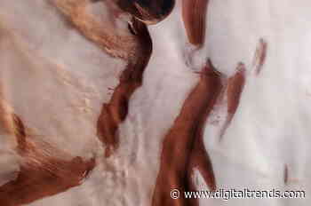 See ripples of dust and ice on Mars’s northern polar cap