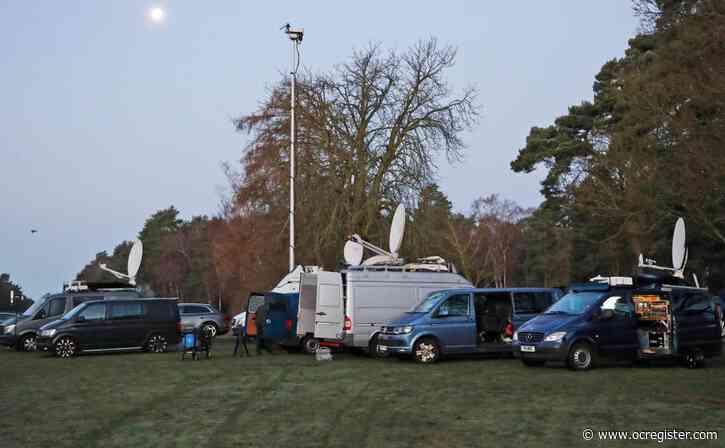 Queen agrees to let Harry, Meghan move part-time to Canada