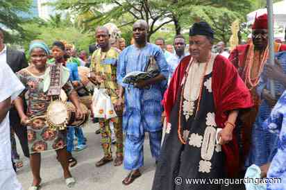No honour for kings who take alcohol in public —  Alaafin