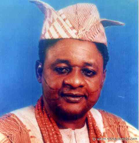 Alaafin says no honour for king who drinks alcohol in public