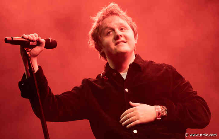 Top UK lookalike agency seeking Lewis Capaldi doppelgänger