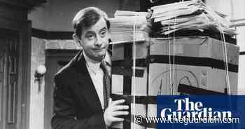 Yes Minister actor Derek Fowlds dies at 82