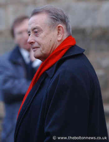 Former Heartbeat star Derek Fowlds dies, aged 82