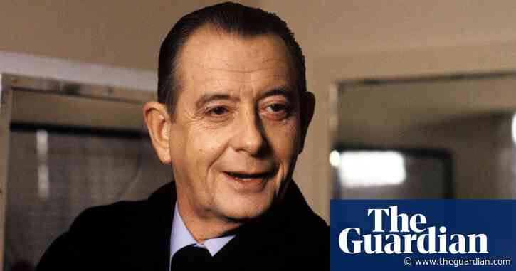 Derek Fowlds: the Yes Minister star who was more than just a sidekick
