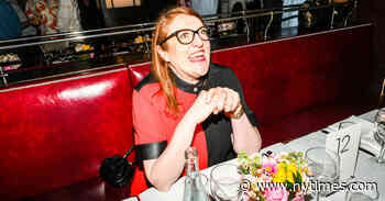 The Real Fashion Trend of Glenda Bailey’s Bazaar