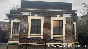 Art Deco style toilet block going to auction with no chain