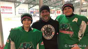 'Never be scared' to talk about mental health says Thunder Bay peewee hockey team