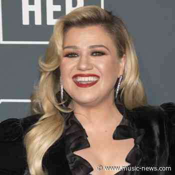Kelly Clarkson inspired Andy Grammer's onstage songwriting session