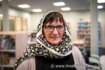 Non-Muslim teachers protest against hijab ban - by wearing hijab