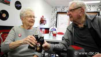 Multi-purpose room turned '50s diner a blast from the past for Regina seniors