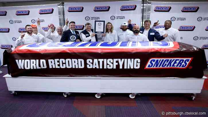 World’s Largest Snickers Bar Is The Size Of 43,000 Single-Size Candy Bars Put Together