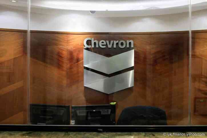 U.S. extends license for Chevron&#39;s operations in Venezuela