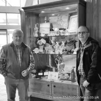 Dental technician turned glass engraver