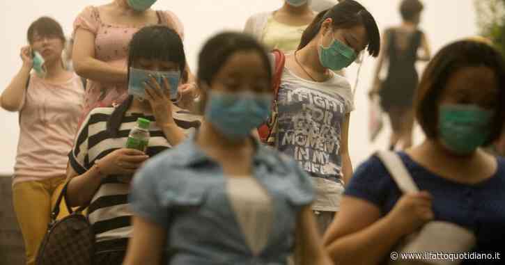 Cina, altri 4 casi della misteriosa polmonite virale: il numero ufficiale sale a 45. Gli scienziati inglesi: “Possibili 1700 contagi”