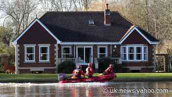 Search continues for man missing in River Thames