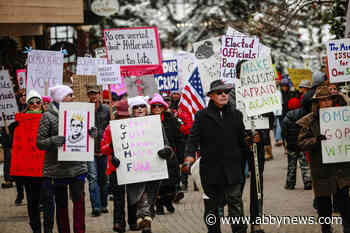 Thousands gather for Women’s March rallies across the US