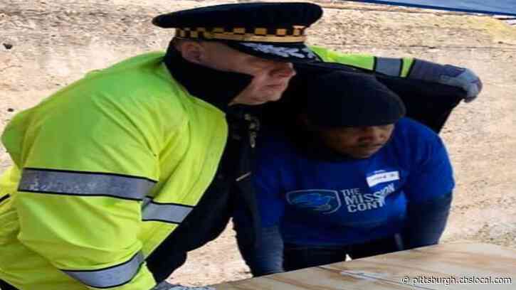 Pittsburgh Police Chief Shields Volunteer During MLK Service Project