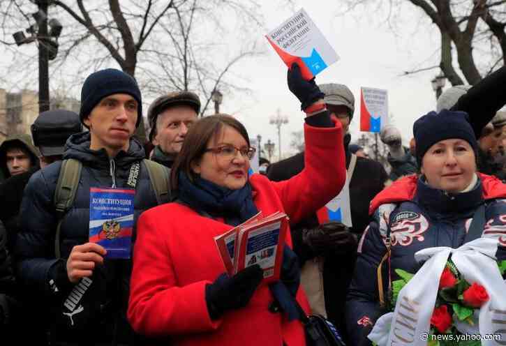 Moscow protest over Putin's political shake-up fails to gain traction