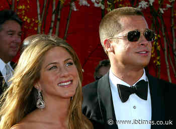 2020 SAG Awards: Brad Pitt and Jennifer Aniston hug; Pitt jokes about his dating life