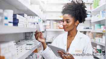 Chemists should tell obese customers to lose weight, NHS guidance says