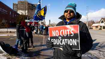 Ontario elementary teachers kick off week of rotating strikes, province digs in