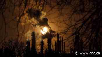 Oil and gas industry must do more to address climate change, report says