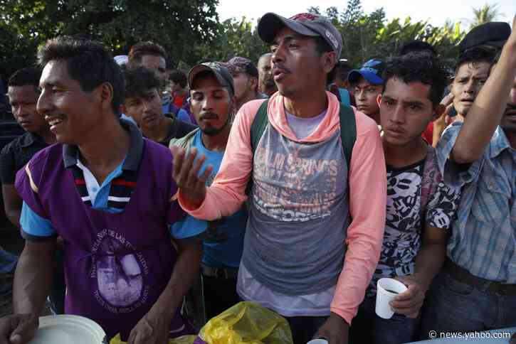 A Surge of Migrants Rushes a Mexican Border Crossing