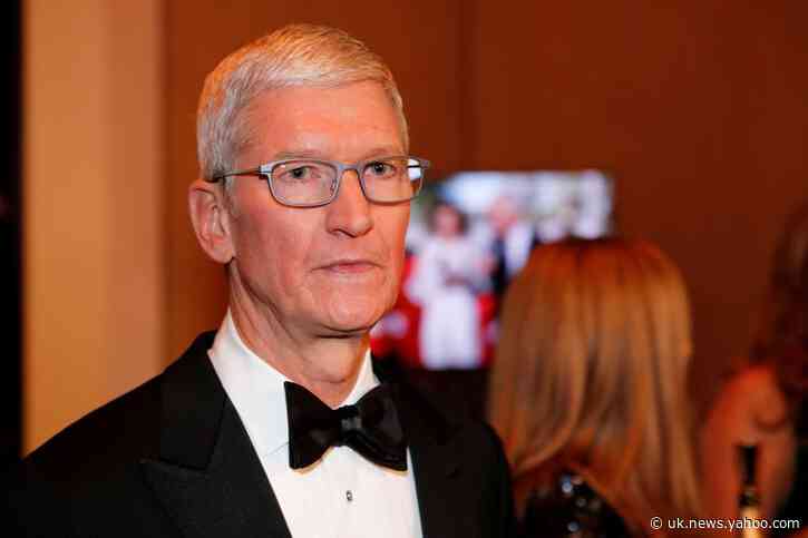 Trump to break bread with Apple's Cook and other CEOs - sources