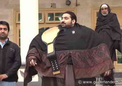 Gewichtheffer van 444 kilo zoekt droomvrouw: ‘Graag fors gebouwd anders verpletter ik haar’