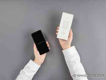 Google experiment makes your phone simpler by putting it in an envelope     - CNET