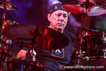 Rush’s ‘2112’ Climbs RS 200 After Neil Peart’s Death